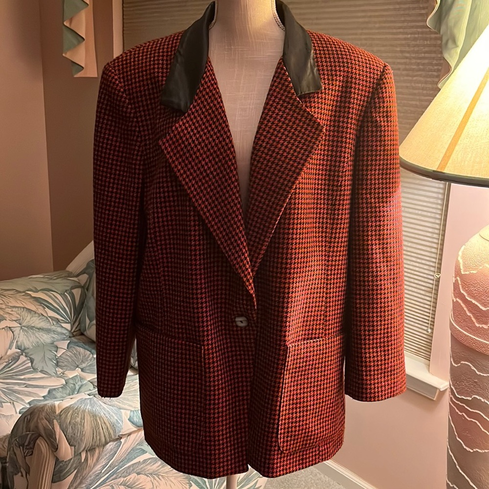 Maggie McNaughton Blazer in orange/black check, Size 20W